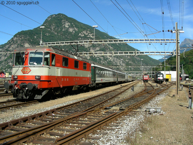 SBB Re 4/4 II 11109 'Swiss Express'